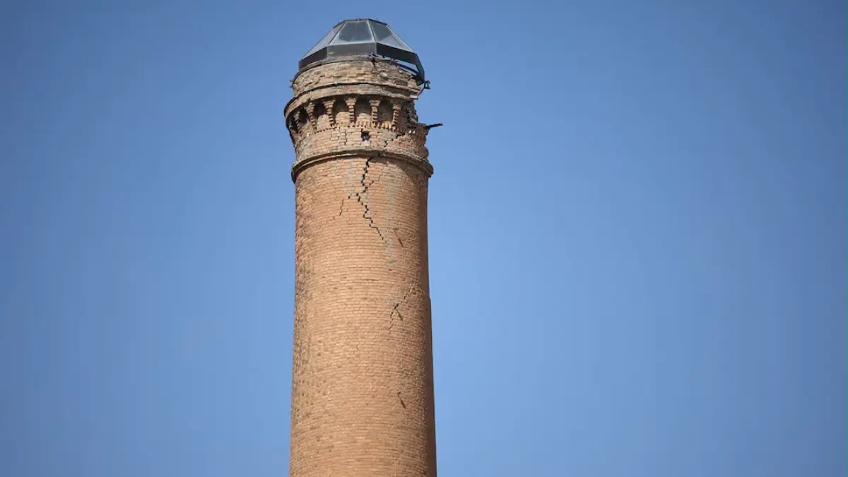 Bangunan yang rusak akibat gempa di Granada, Spanyol. Foto: REUTERS/Fermin Rodriguez