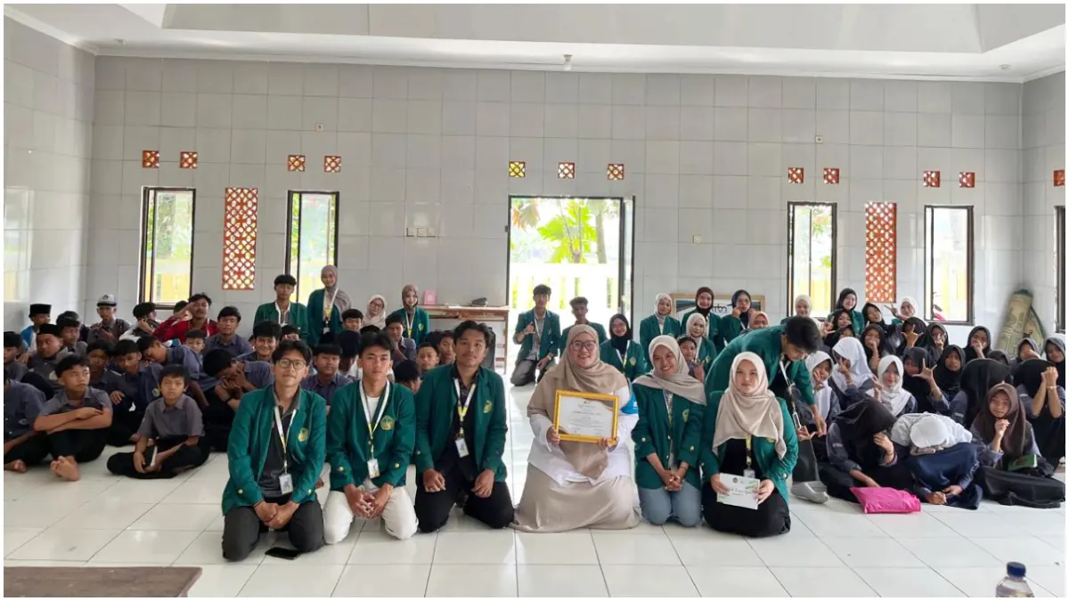 KKN Mahasiswa UIKA Bogor di SMP Taruna Bhakti, Kecamatan Cibungbulang, Kabupaten Bogor