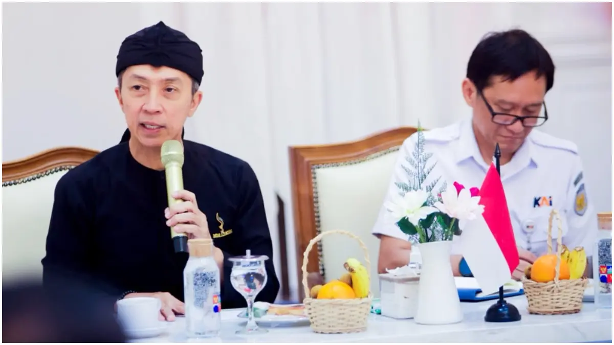 Pertemuan antara Direktur Utama PT KAI Persero Bobby Rasyidin bersama Wali Kota Bogor Dedie Rachim membahas revitalisasi Stasiun Bogor.