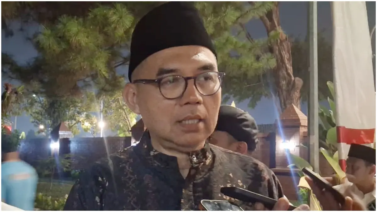 Sekretaris Daerah (Sekda) Kabupaten Bogor, Ajat Rochmat Jatnika saat dimintai kerangan oleh Radar Bogor soal target pajak. (Foto: Muhammad Ali/Radar Bogor)