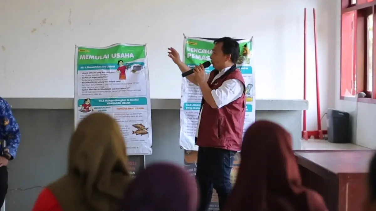 Ilustrasi pendampingan sosial KPM sebelum pencairan bansos (YouTube Linjamsos Oke)