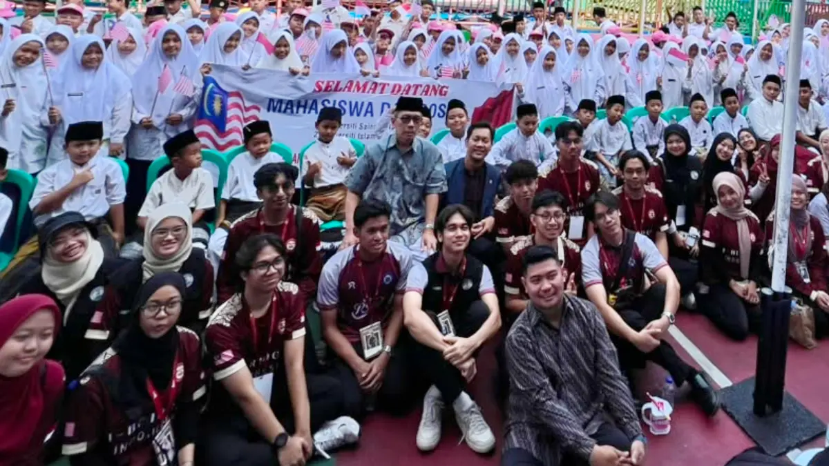Mahasiswa asal Malaysia berkunjung ke Sekolah Birrul Waalidain Bogor. (Fauzan/Radar Bogor)