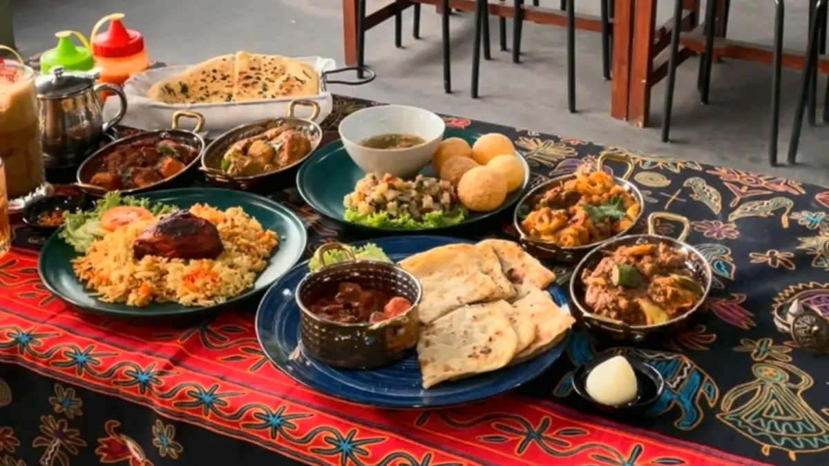 Makanan India yang ada di Cimanggu, Bogor. Foto: Instagram