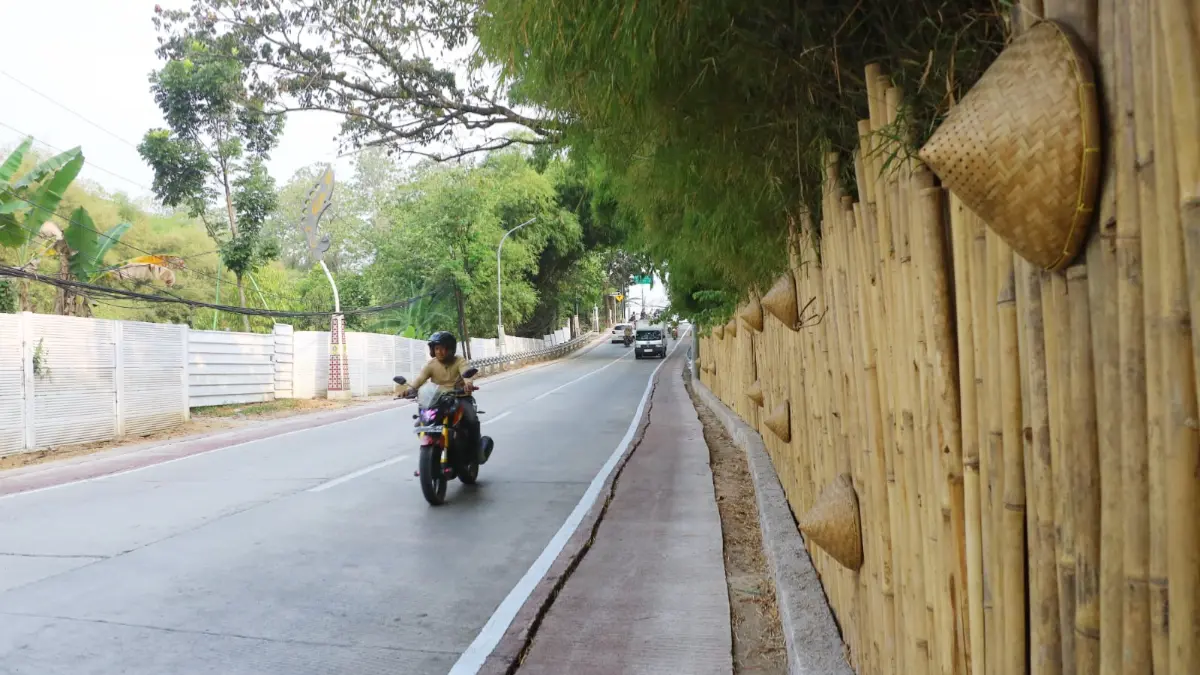 Jalan Raya Babakan Madang-Pasir Angin. Pemkab Bogor terus melakukan konektivitas antar wilayah dengan menyambung atau meningkatkan kualitas di antaranya Babakan Madang menuju Pasir Angin, Gadog. (Hendi Novian/Radar Bogor)