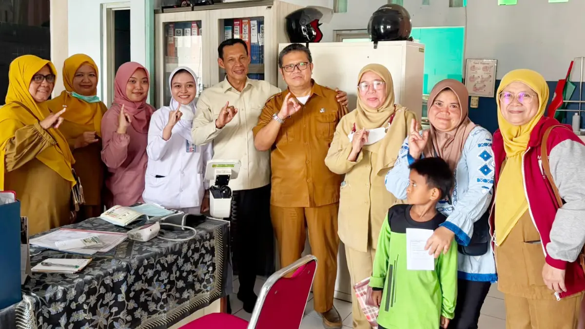 Wakil Bupati Bogor Ade Ruhandi atau Jaro Ade saat meninjau Puskesmas Gunung Sindur, Selasa, 25 Agustus 2026. (Dok. Diskominfo Kabupaten Bogor)