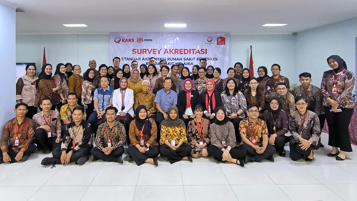 Foto bersama tim RS Melania Bogor setelah menjalani akreditasi KARS. Foto: Dok RS Melania Bogor