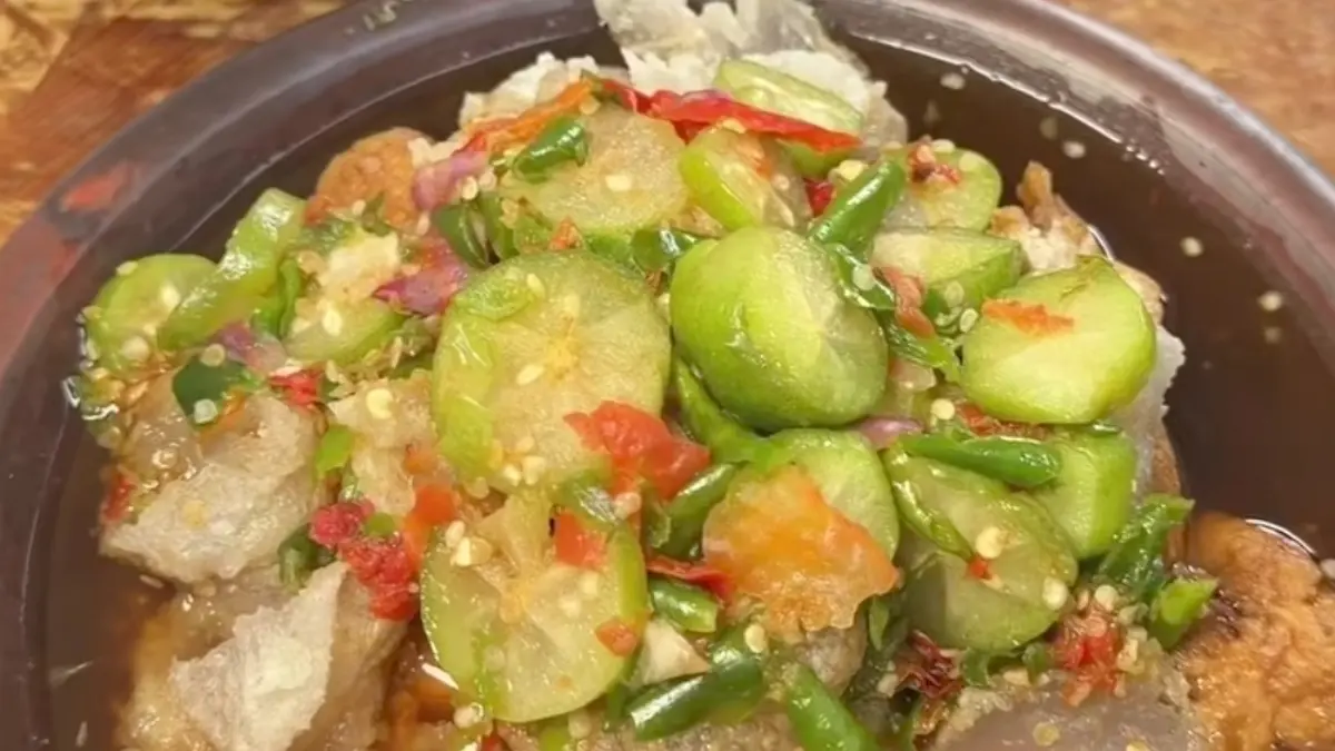 Kuliner Tahu Gejrot Kang Fahmi Bogor (Instagram @jajanbarengnovi)