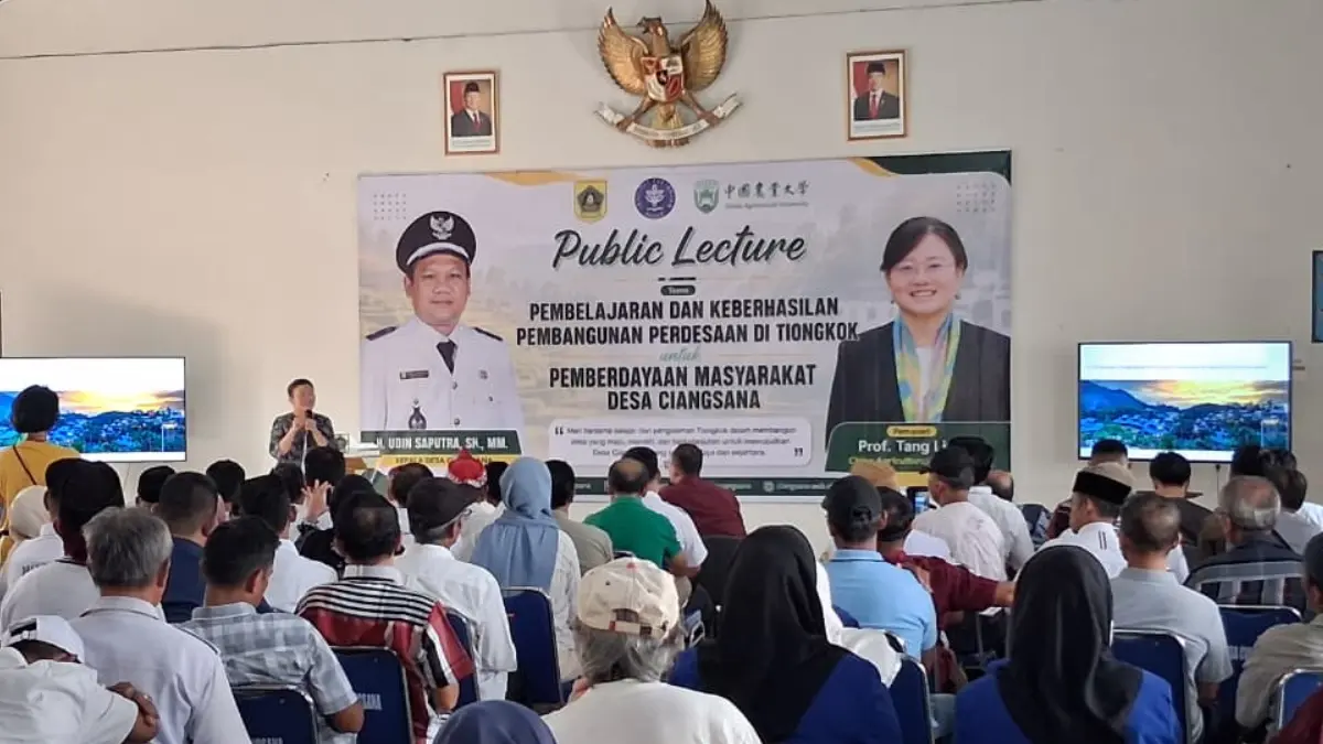 Prof Tang Lixia dari China Agricultural University saat menyampaikan materi di hadapan masyarakat Desa Ciangsana, Kecamatan Gunung Putri, Kabupaten Bogor, Rabu, 26 Agustus 2026. (Muhammad Ali/Radar Bogor)