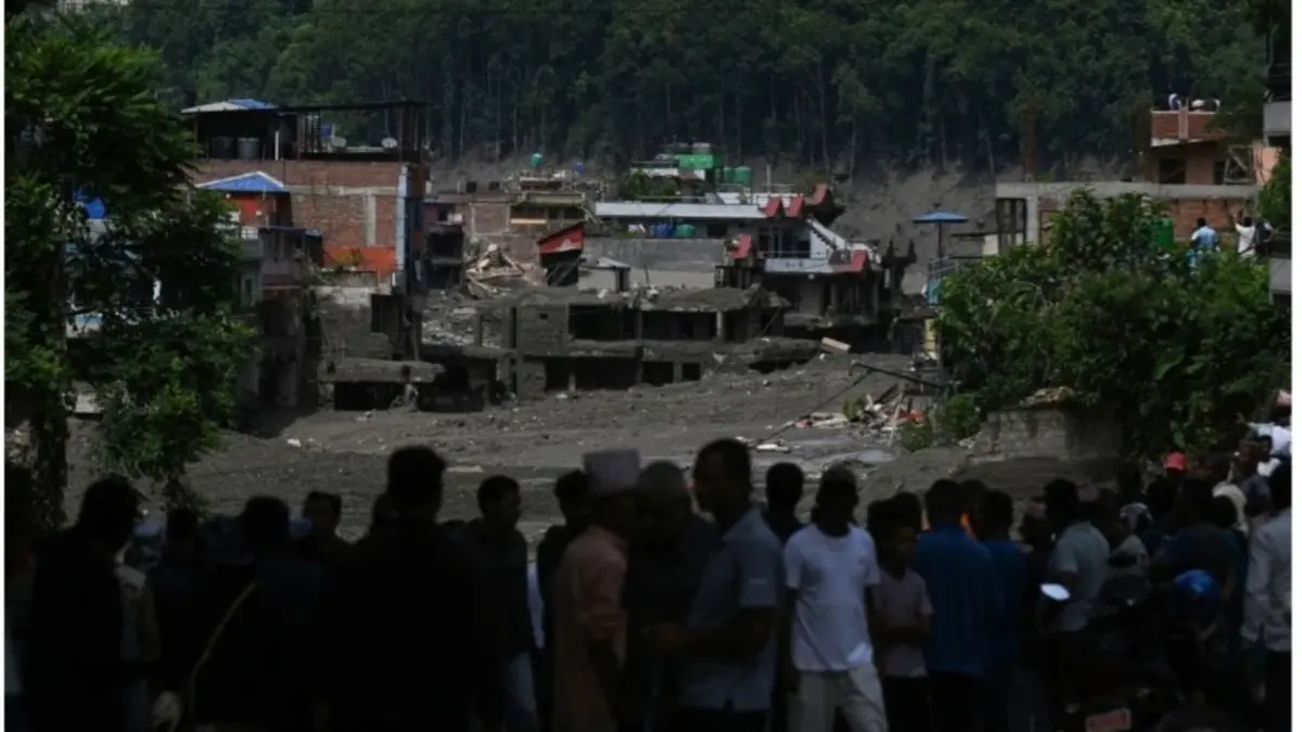 Kondisi setelah banjir bandang. Foto: Kanal Youtube @AlJazeeraEnglish, Prakash Mathema