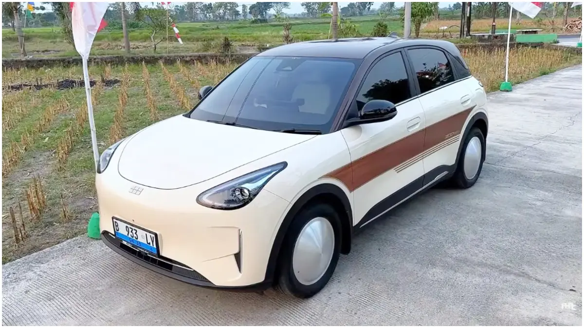 Tampilan Geely EX2 milik Ridwan Hanif. (Foto: Kanal YouTube Ridwan Hanif)