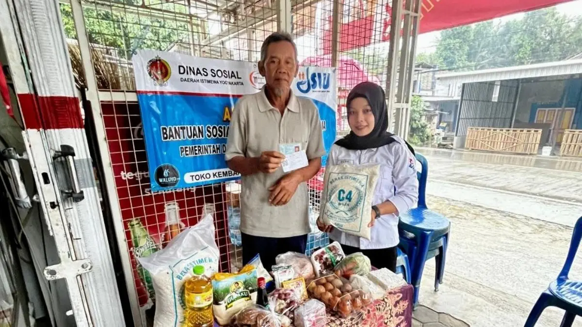 Ilustrasi penyaluran bansos pangan beras kepada KPM. (poncosari.bantulkab.go.id)