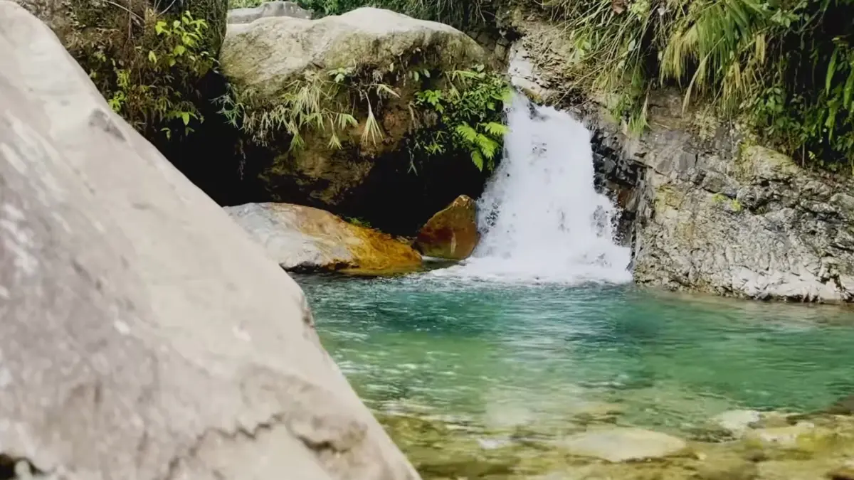 Wisata alam Leuwi Batok (YouTube Opal Raufal)