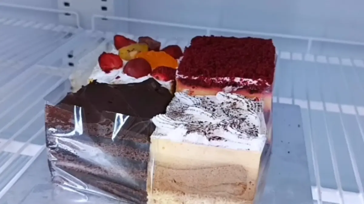 Happy Mix Pudding Cake dari KK Pudding and Cake (Instagram @kkpuddingcake.id)