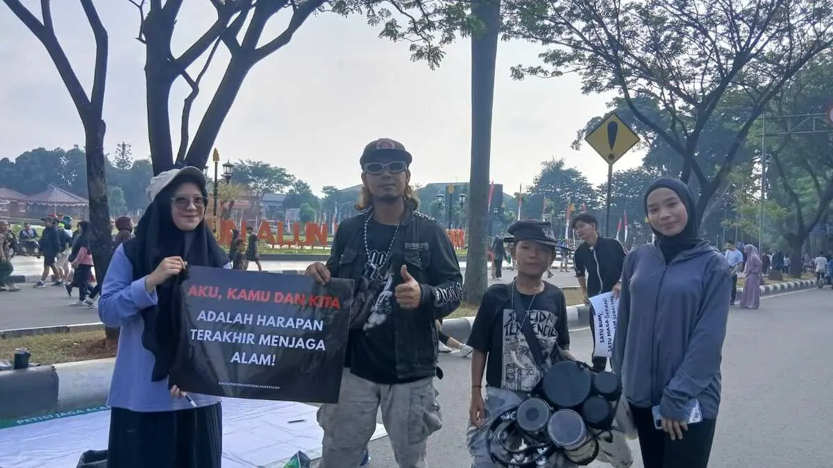 Komunitas Ruang Kita bersama Duta Lingkungan Jawa Barat dan Lembaga Kemanusiaan Askar Kauny saat melakukan edukasi dan penggalangan dana di CFD Cibinong, Kabupaten Bogor, Minggu, 30 Agustus 2026. Foto: Dokumen pribadi for Radar Bogor
