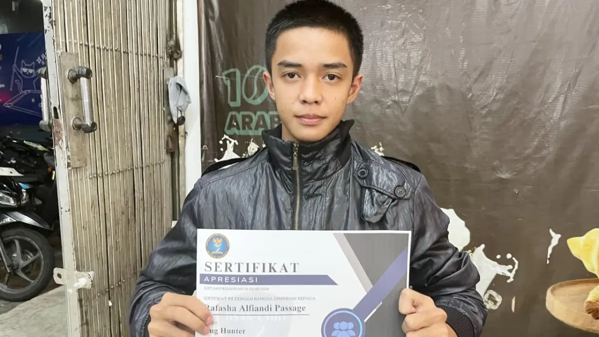 Rafasha Alfiandi Passage, pelajar asal Gunung Sindur, Kabupaten Bogor mendapat Sertifikat Apresiasi dari Badan Siber dan Sandi Negara (BSSN). (Septi N/Radar Bogor)