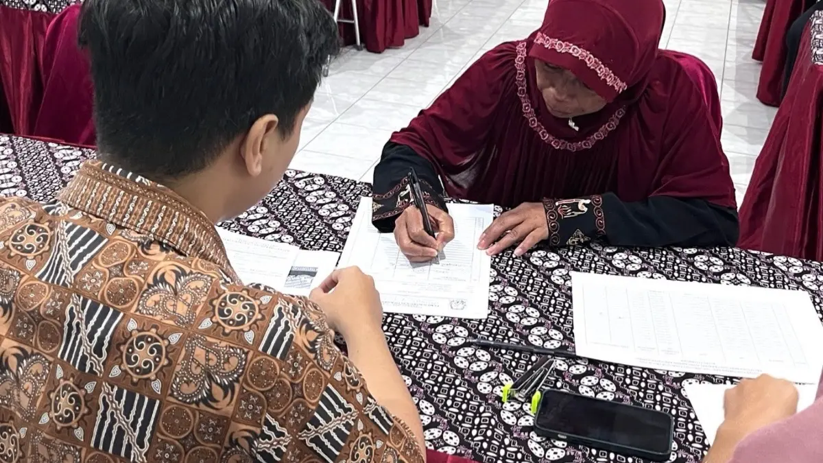 Ilustrasi pencairan bansos PKH BPNT kepada KPM (Instagram @kalurahan.banyuraden)