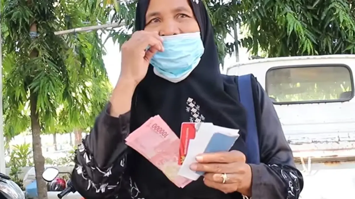 Ilustrasi KPM bansos cairkan dana bantuan. (YouTube Info Bansos) 