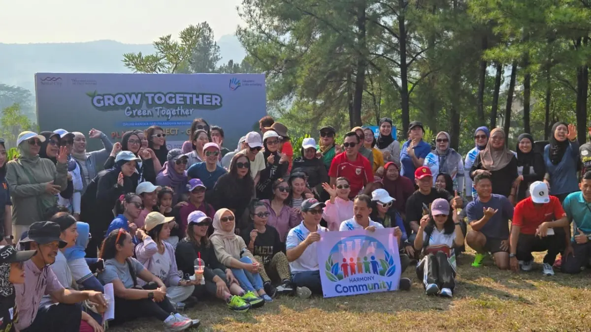 PT Sentul City dan PT Sukaputra Graha Cemerlang mengadakan olahraga bersama sekaligus penanaman pohon. (Dok. Sentul City)