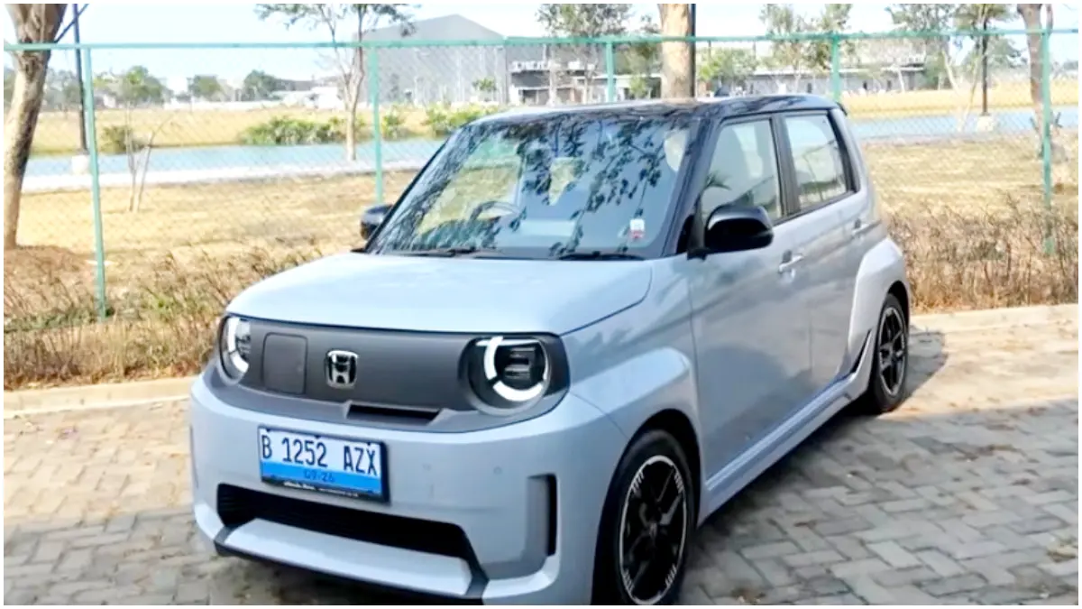 Honda Super-ONE hadir sebagai mobil listrik mungil bergaya sporty dengan BOOST Mode dan tenaga hingga 95 PS. (Foto: Fitra Eri/YouTube)