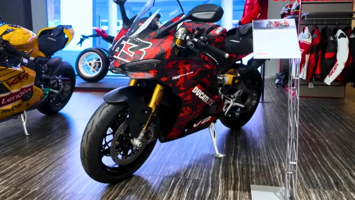 Motor latihan khas Ducati Desmosedici MotoGP (Tangkapan Layar YouTube OTOMOTIF TV)
