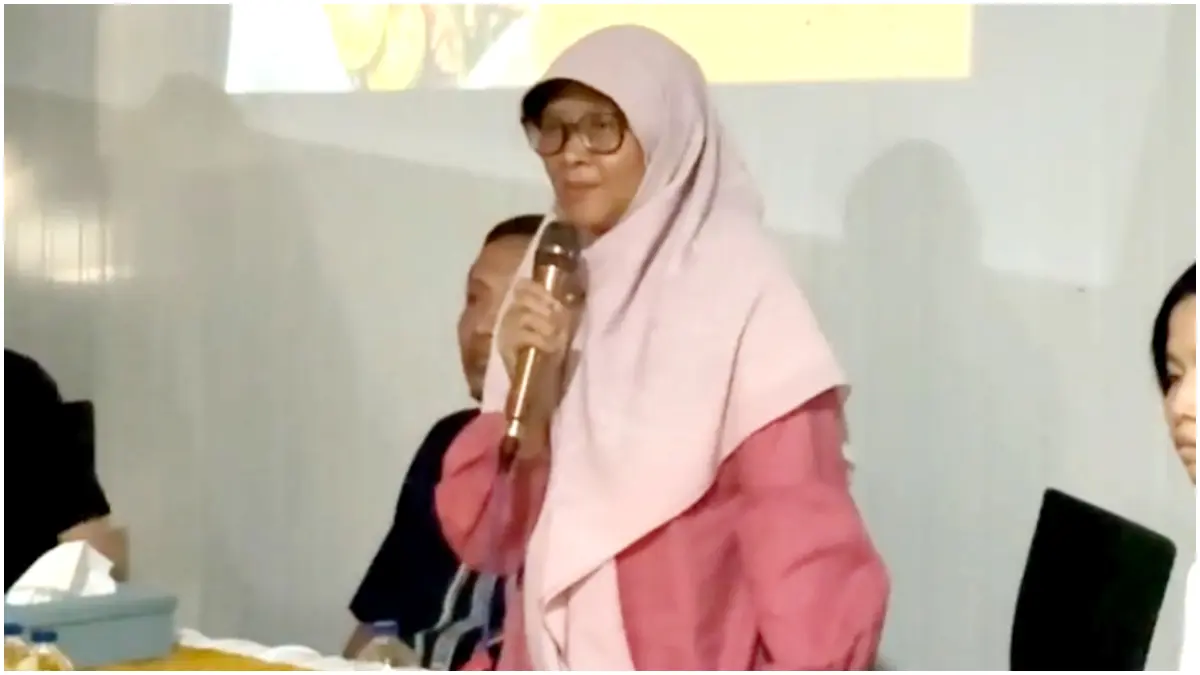 Pelatihan Good Manufacturing Practice kepada pelaku usaha cumi dan sotong beku di Caringin Bogor.