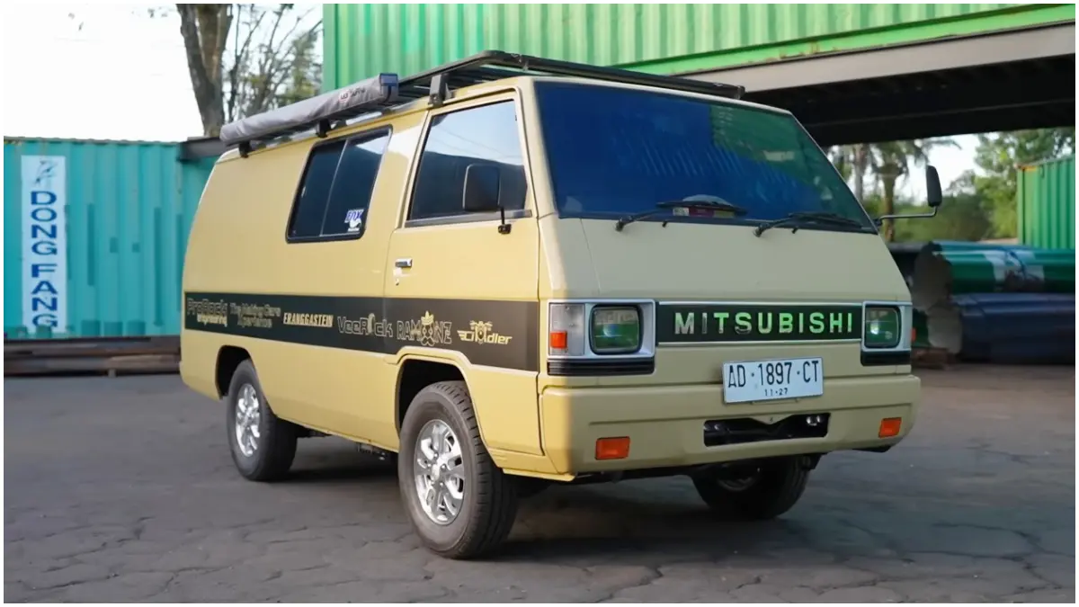 Mitsubishi Colt L300 Elsa bukan sekadar mobil operasional, tetapi punya sejarah panjang. (Foto: MakingCars with ProRock Engineering/YouTube)