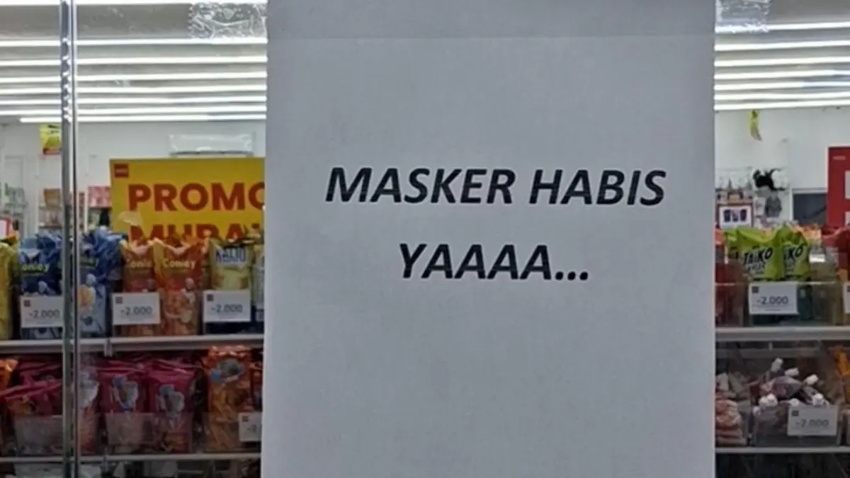 Pantauan Radar Bogor terkait penjualan masker di minimarket, Kecamatan Dramaga, Kabupaten Bogor, Minggu, 6 September 2026. (Muhammad Ali/Radar Bogor)