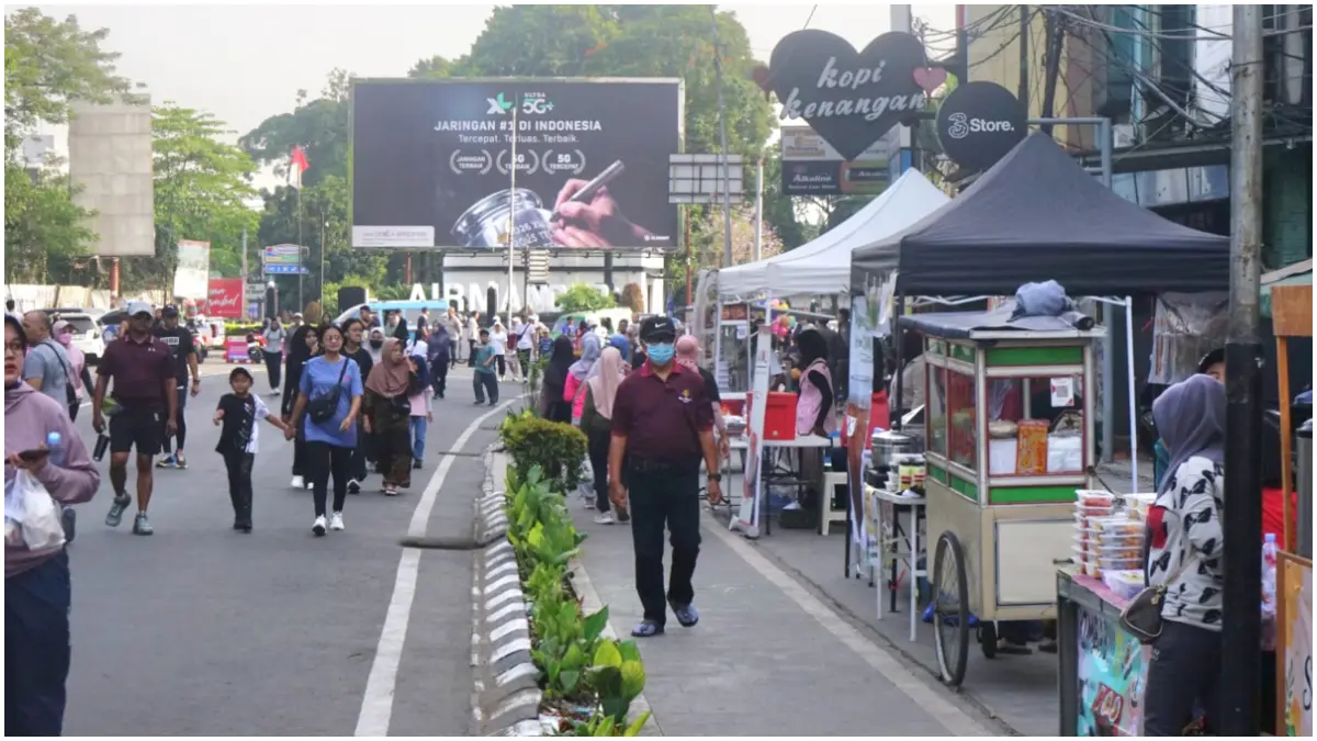 Sejumlah PKL berjualan di lokasi CDF di Jalan Jenderal Sudirman Kota Bogor, Minggu 6 September 2026. (Foto : Sofiansyah/Radar Bogor)