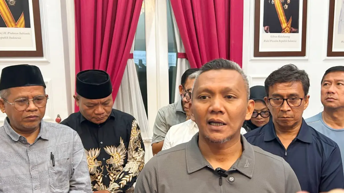 Wakil Wali Kota Bogor Jenal Mutaqin saat menyampaikan keterangan kepada wartawan. (Fauzan/Radar Bogor)