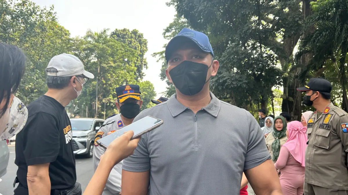 Wakil Wali Kota Bogor Jenal Mutaqin saat dimintai keterangan. Pemkot Bogor menyiapkan masker gratis untuk dibagikan kepada masyarakat. (Foto :Fauzan/Radar Bogor)