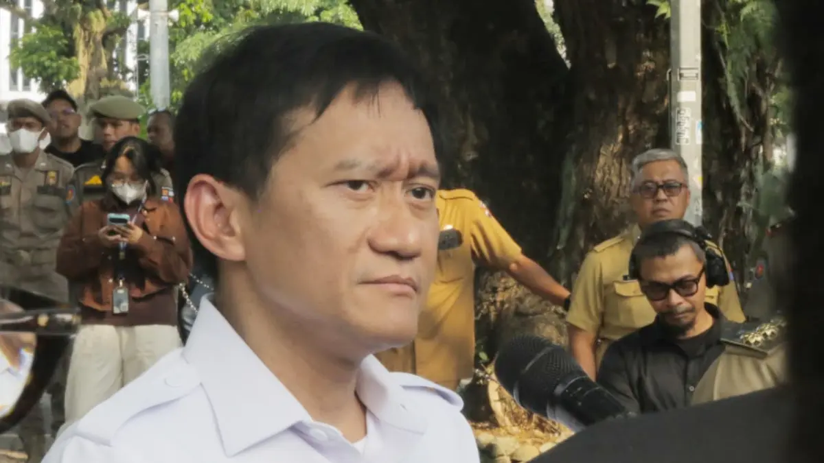 Direktur PT KAI Bobby Rasyidin saat menyampaikan keterangan. (Raissa/Magang Radar Bogor)
