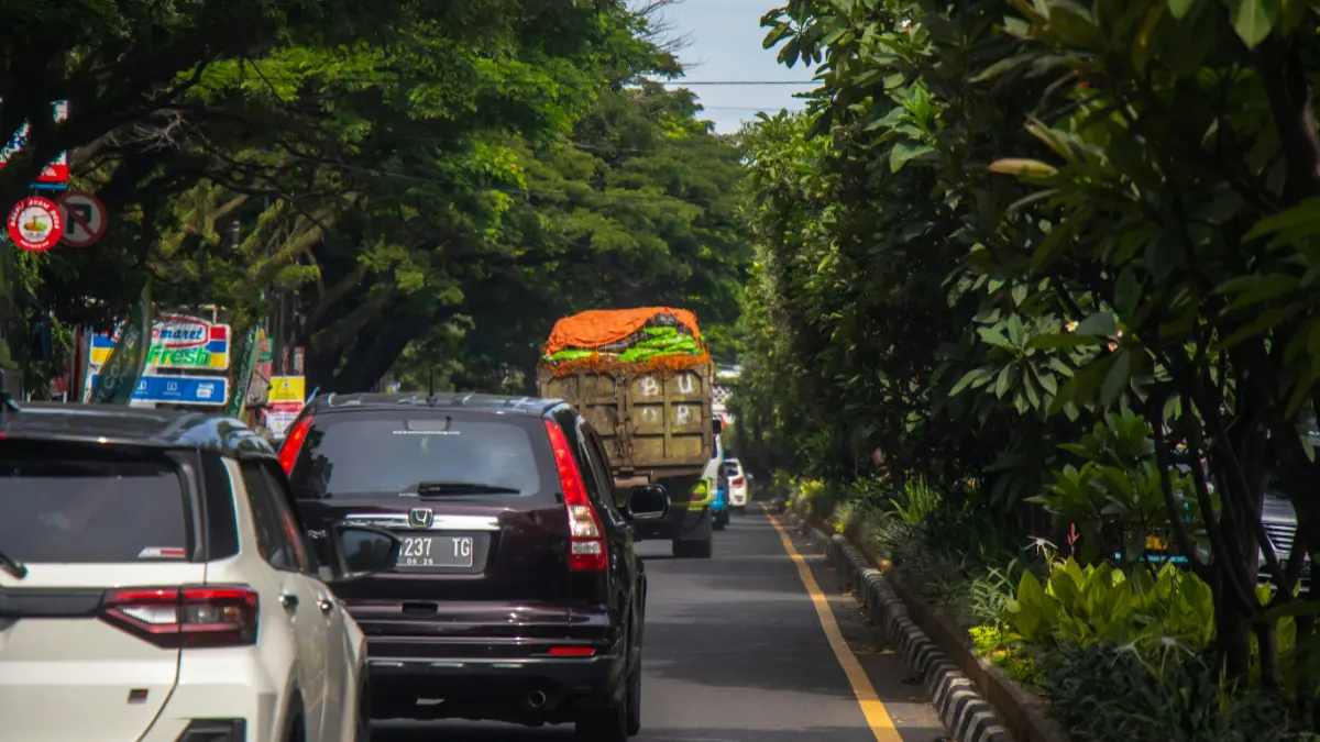 Ilustrasi mobil yang terkena debu vulkanik Anak Krakatau (Unsplash/Abdul Ridwan)