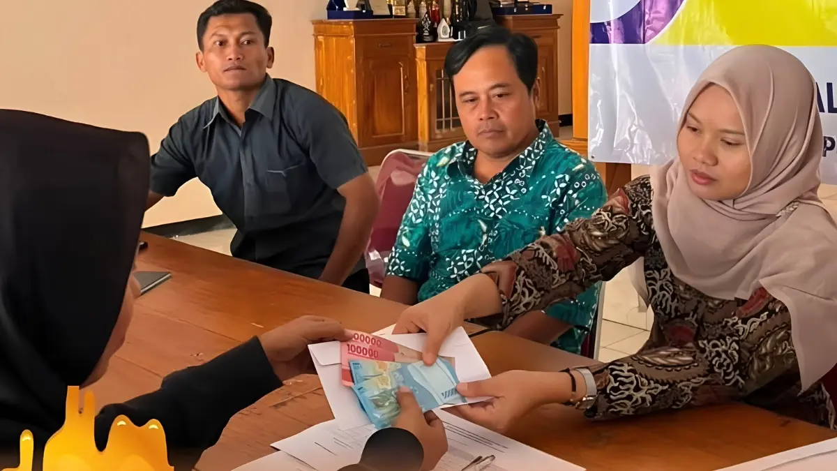 Ilustrasi pencairan bansos PKH BPNT kepada KPM (Instagram @lensa_giritirto)