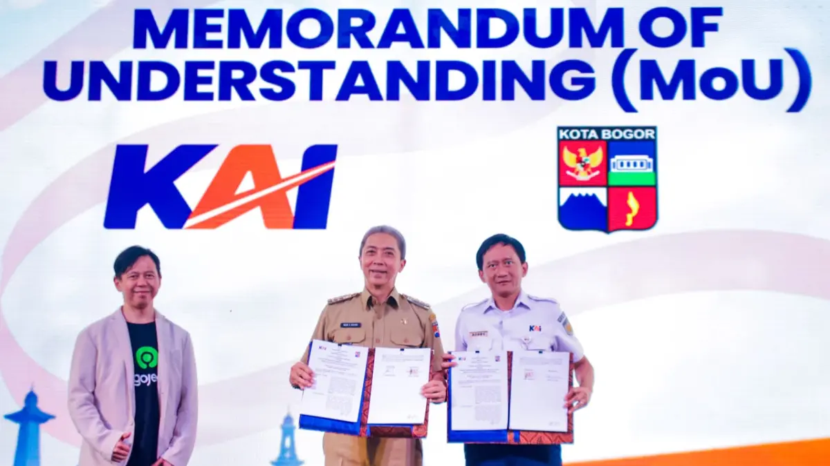 Pemkot Bogor melakukan penandatanganan MoU penataan dan pengembangan kawasan Stasiun Bogor bersama PT Kereta Api Indonesia (KAI) di Stasiun Bogor Gate Alun-alun Kota Bogor, Senin, 7 September 2026. (Dok. Pemkot Bogor)

