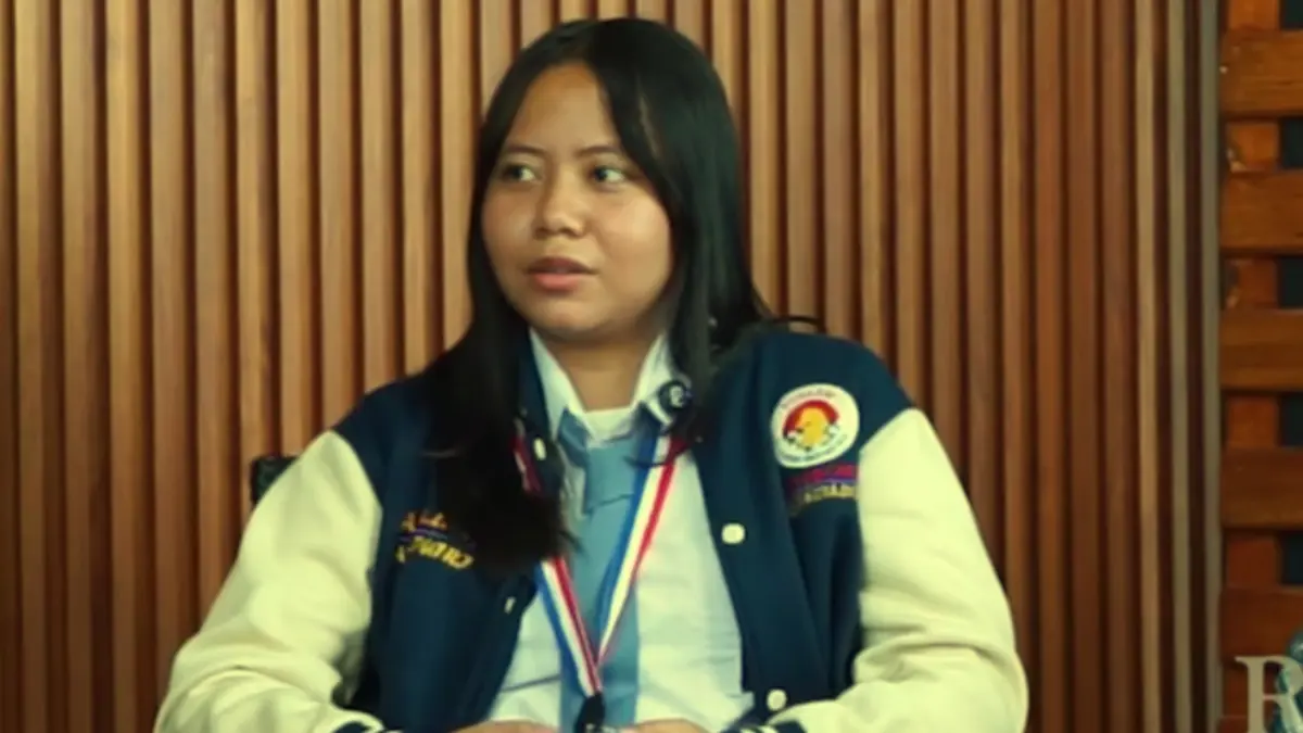 Siswi SMA Terbuka Bogor, Arini Angelina Lovly saat di Graha Pena Radar Bogor.