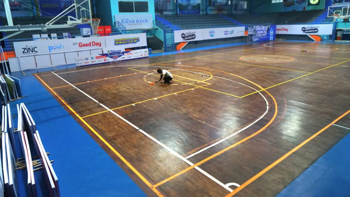 Suasana GOR Pasket Pajajaran Bogor, Senin, 7 September 2026. Terdampak abu vulkanik erupsi Gunung Anak Krakatau perhelatan DBL ditunda. (Sofiansyah/Radar Bogor)