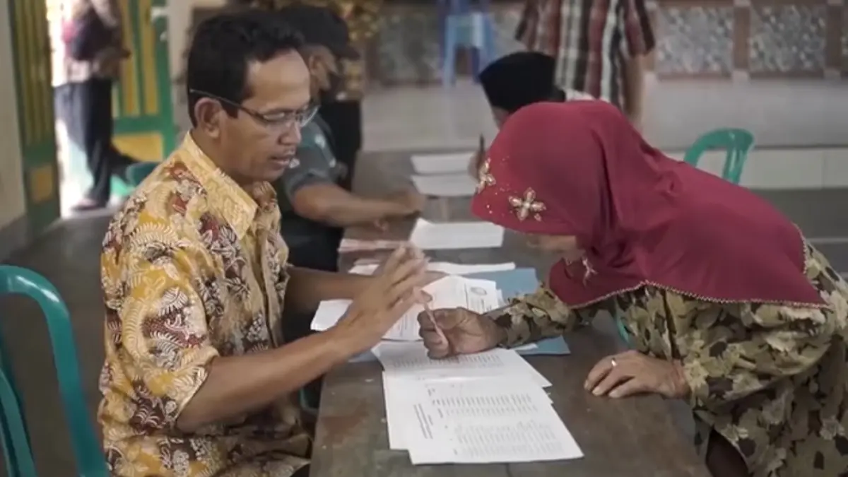 Ilustrasi KPM penerima bansos PKH BPNT. (YouTube Info Bansos) 