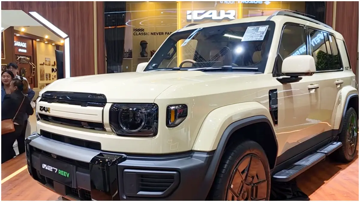 iCar V27 hadir sebagai SUV EREV berpenggerak AWD dengan tenaga 455 PS, ground clearance 224 mm, dan sederet fitur off-road.
(Foto: B Channel/YouTube)
