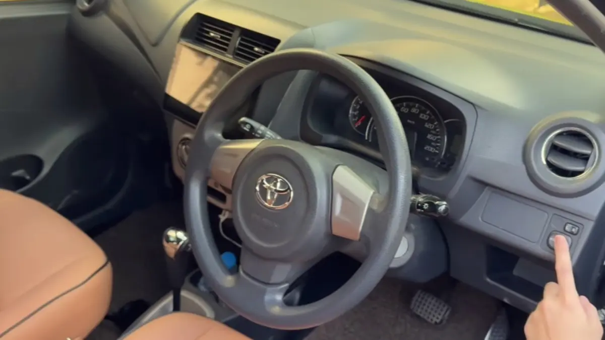 Toyota Agya tahun 2015 bisa jadi salah satu pilihan mobil murah.