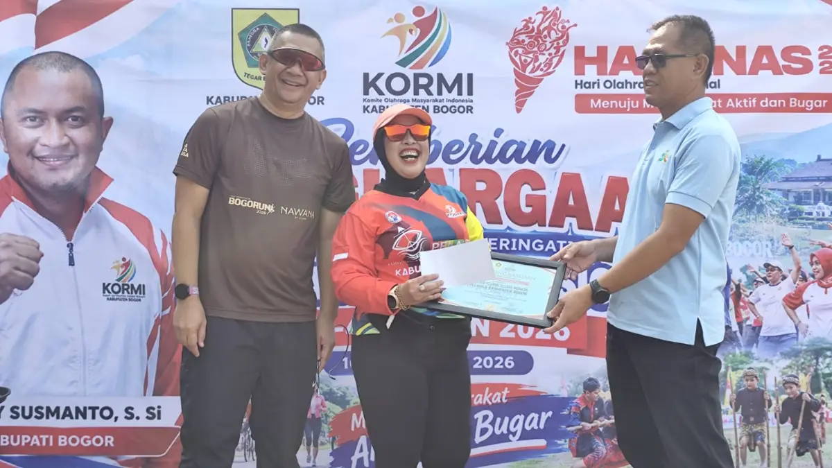 Inorga Pelangi yang dinahkodai Siti Mahnin meraih penghargaan dari KORMI Kabupaten Bogor pada momentum Haornas dan HUT KORMI ke-43. (Dok. Pelangi)