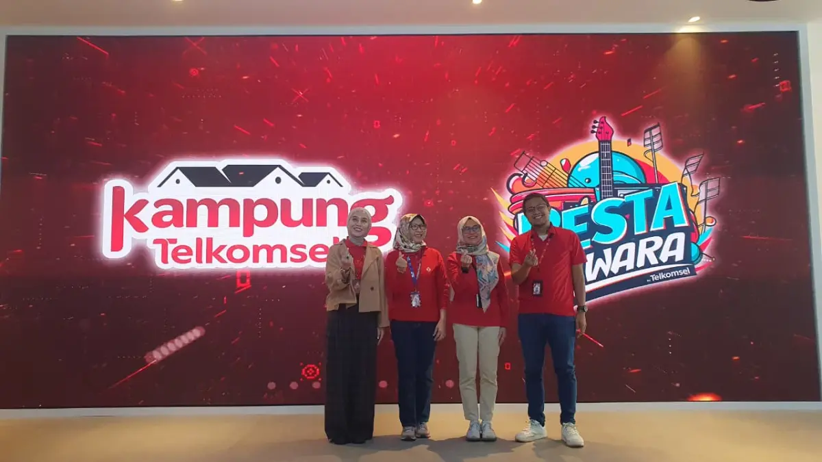Kampung Telkomsel dan Pesta Jawara