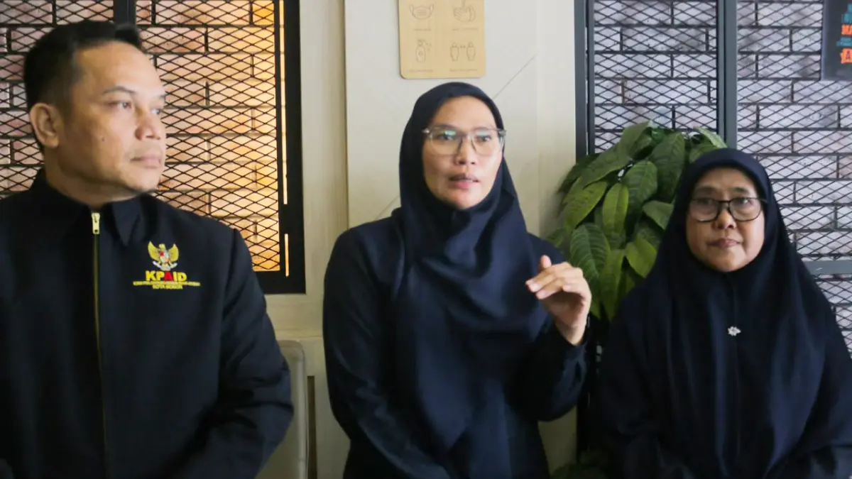 Ketua KPAID Kota Bogor Dede Siti Amanah saat menyampaikan keterangan kepada wartawan. (Raissa/Radar Bogor)