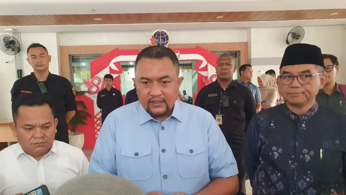 Bupati Bogor, Rudy Susmanto saat menyampaikan keterangan. (Billy/Radar Bogor)