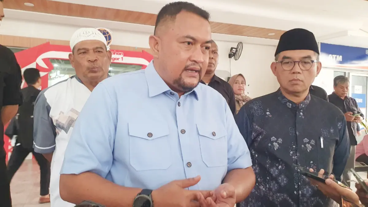 Bupati Bogor, Rudy Susmanto saat menyampaikan keterangan. (Billy/Radar Bogor)