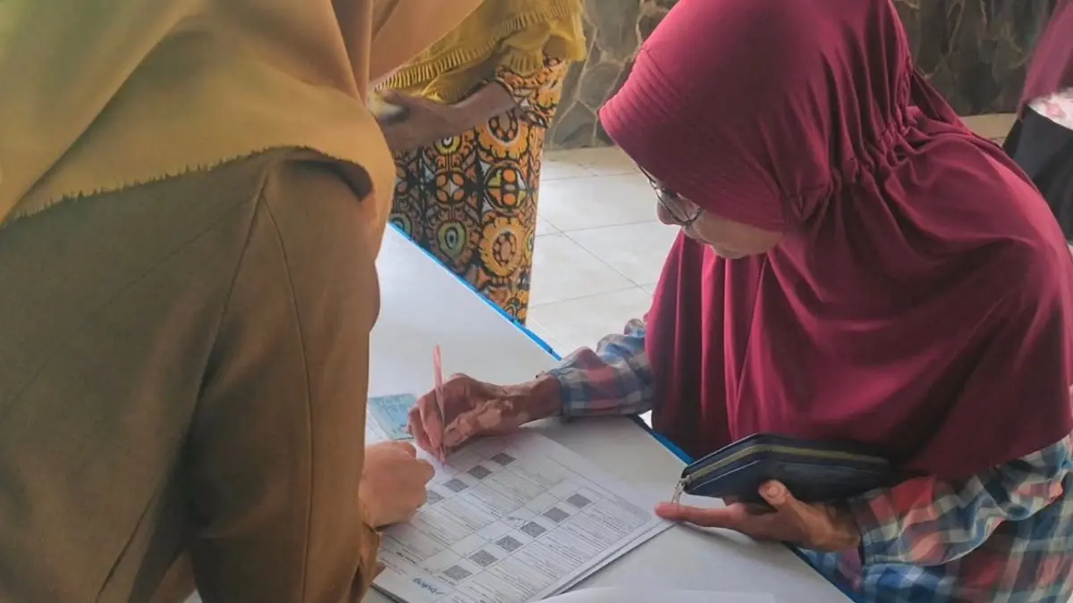 Ilustrasi penyaluran bansos PKH BPNT untuk KPM (Instagram @kelurahan_banyudono)