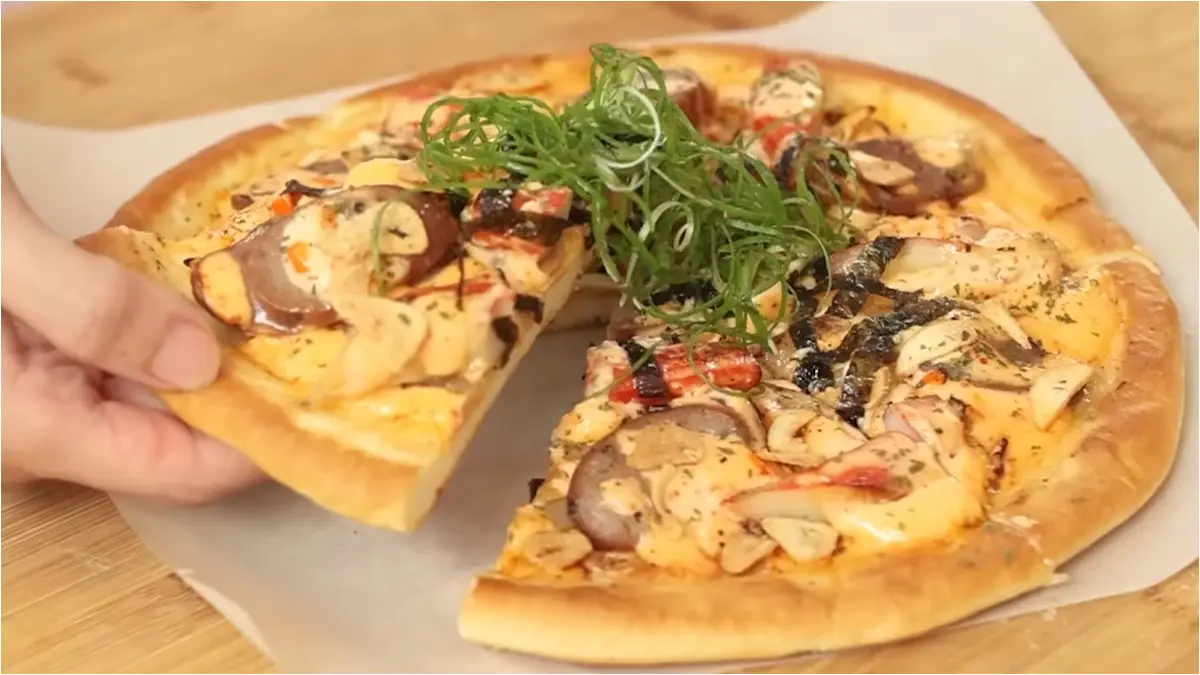 Pizza Teflon (YouTube Devina Hermawan)