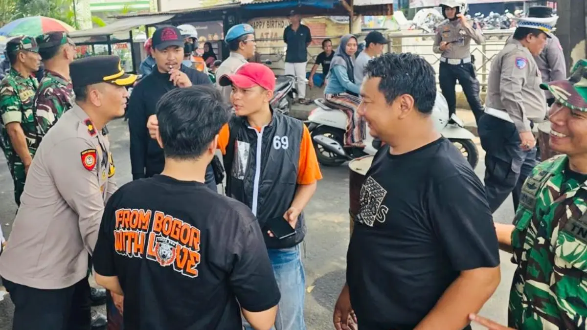 Kapolsek Parung Kompol Maman Firmansyah saat melakukan pengamanan di Parung, Kabupaten Bogor, Sabtu, 12 September 2026. (Dok. Polsek Parung)