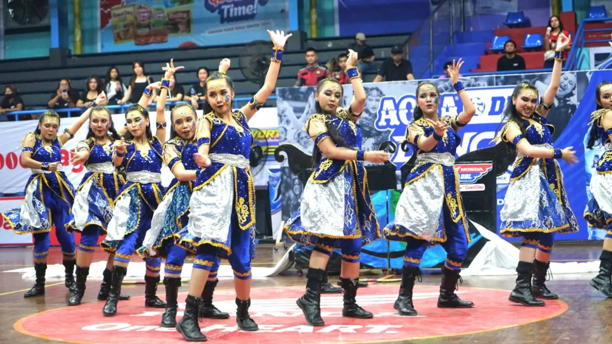 Penampilan dancer SMAN 4 Kota Bogor pada Honda DBL with Kopi Good Day 2026 West Java-West, Minggu, 13 September 2026. (Sofiansyah/Radar Bogor)