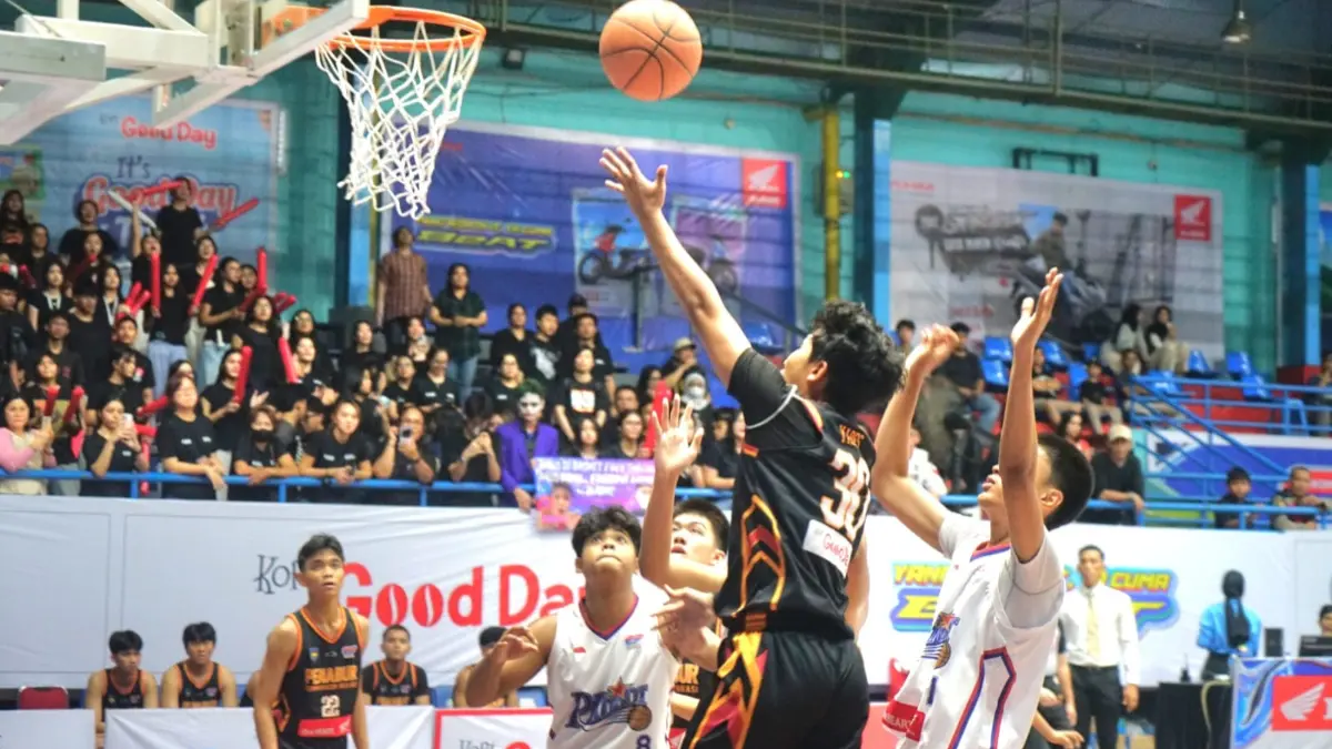 SMAN 4 Kota Bogor saat melawan SMA BPK Penabur Sumarecon Bekasi pada Honda DBL with Kopi Good Day 2026 West Java-West, Minggu, 13 September 2026. (Sofiansyah/Radar Bogor)