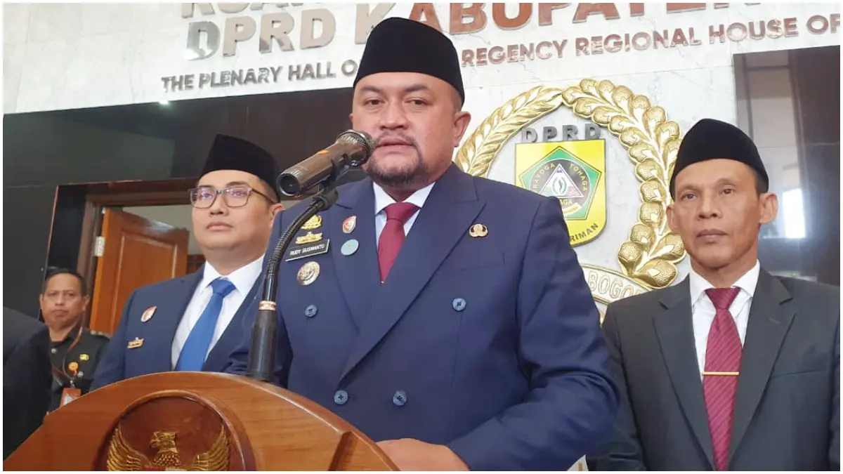 Bupati Bogor, Rudy Susmanto menjelaskan soal rencana pembangunan jalan tambang. (Foto : Billy/Radar Bogor)